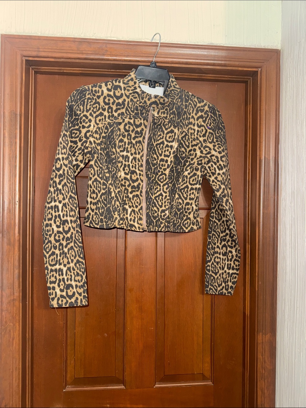 Leopard Print Cropped Jacket - Picture 3 of 13